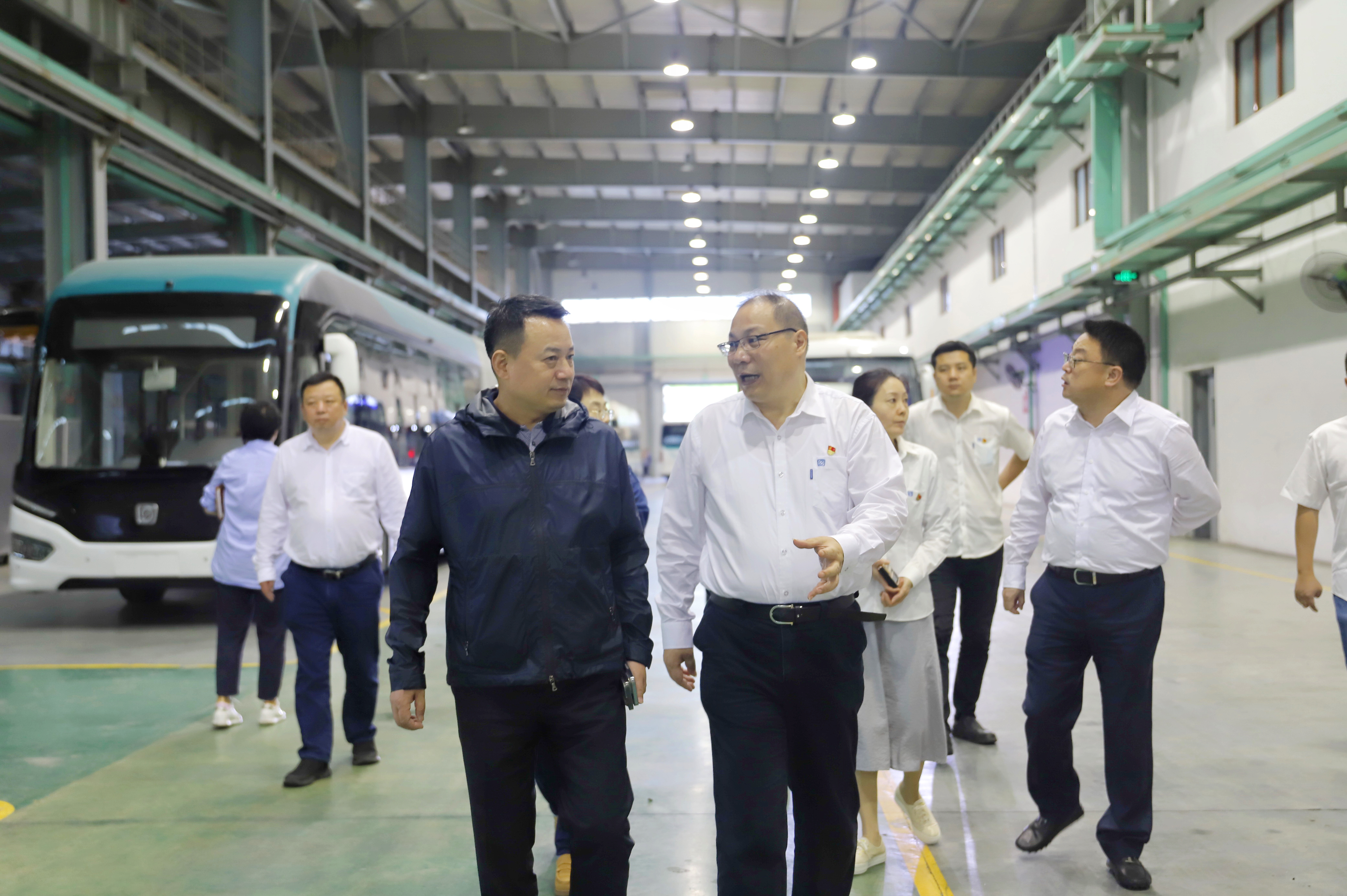 Leaders from the Shanghai Municipal Road Transport Administrative Bureau Pay a Research Visit to SUNWIN