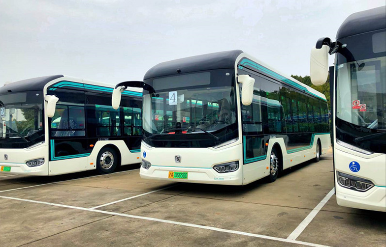 首批九系纯电动公交车交付巴士五公司728路运营